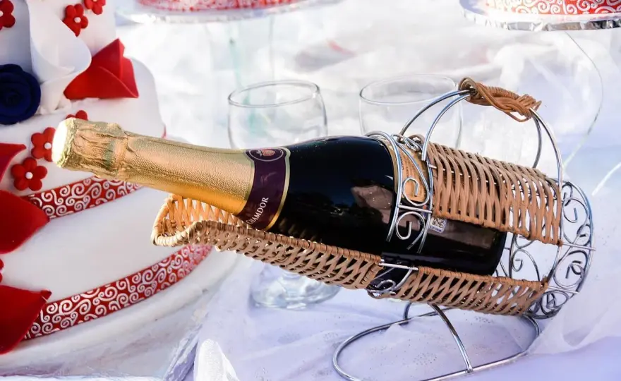 Wie lange ist Wein haltbar? Alte Flaschen richtig prüfen
