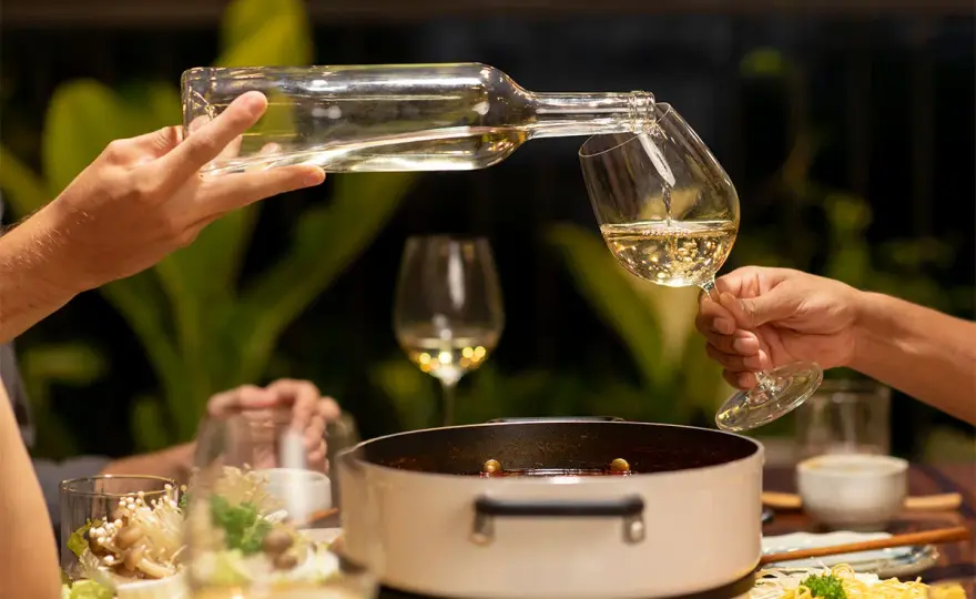 Wein kalt oder warm servieren? Die richtige Serviertemperatur