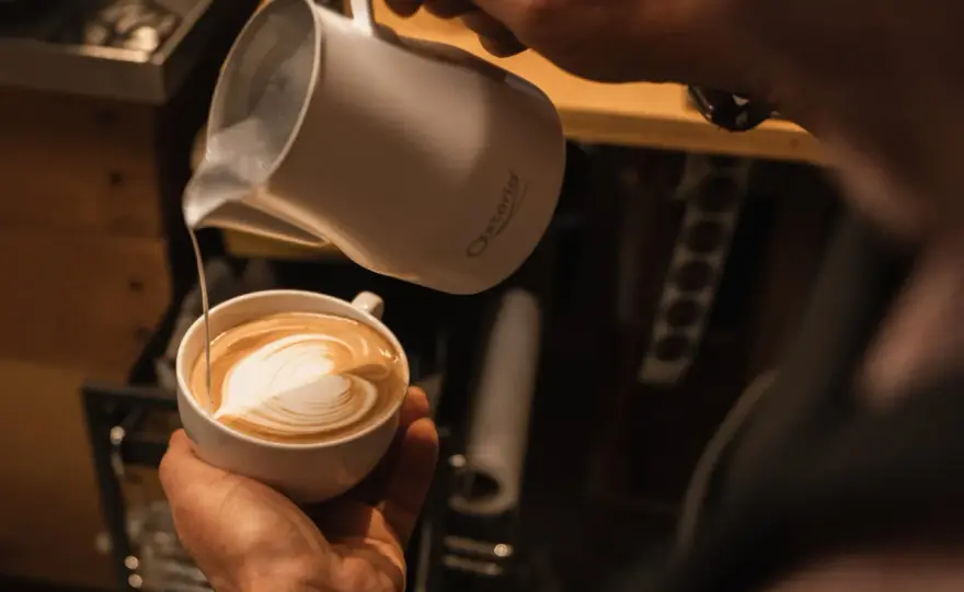 Cafe Latte Art lernen - Herz, Tulpe und Rosetta gießen