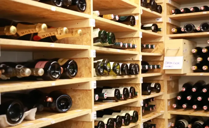 Wie lange ist Riesling haltbar? Richtwerte für Lagerung und Genuss