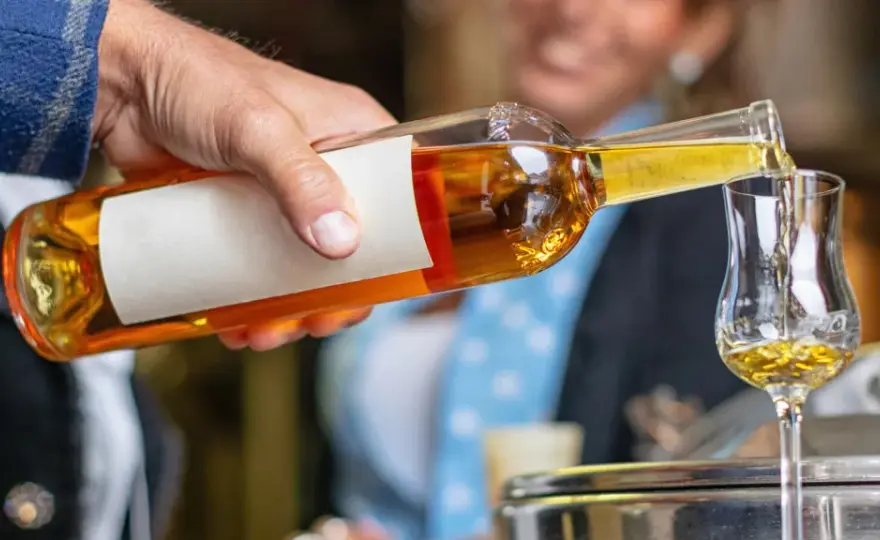 Grappa richtig trinken - die passende Temperatur für jede Sorte