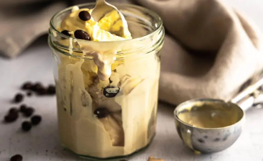 Cremiges Kaffee-Eis ohne Eismaschine - so gelingt es